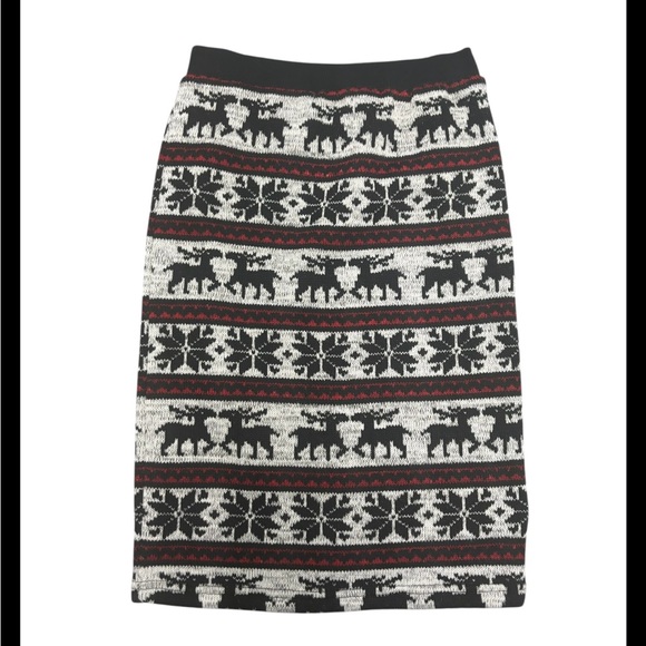 Black and White Nordic Pattern Knee-length Pencil Skirt - Picture 2 of 4